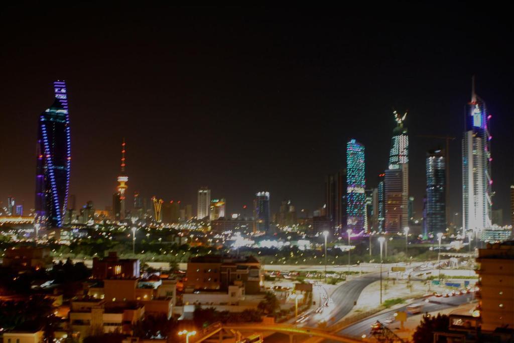 Gulf Continental Suite Kuwait City Ngoại thất bức ảnh