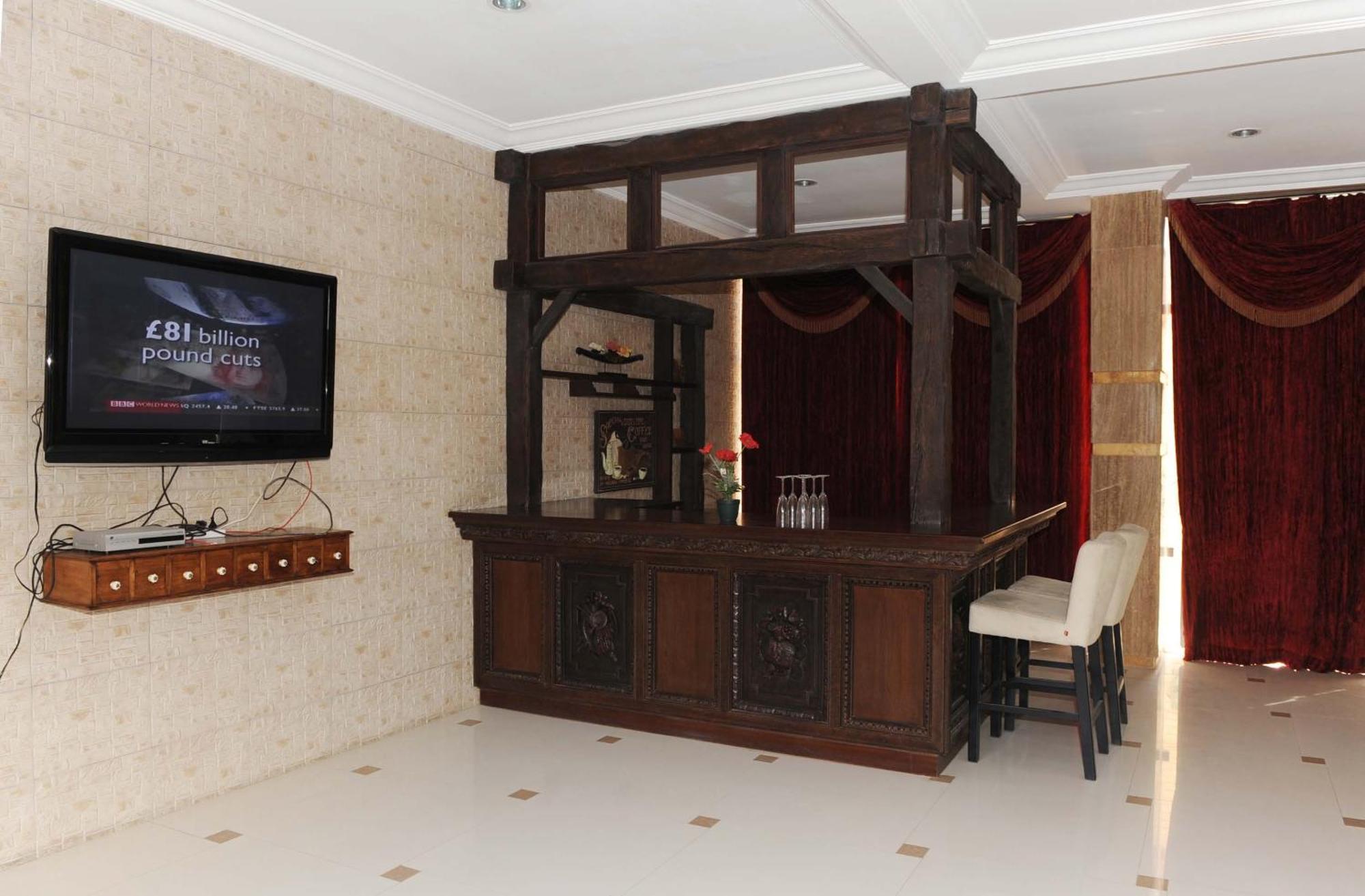 Gulf Continental Suite Kuwait City Ngoại thất bức ảnh