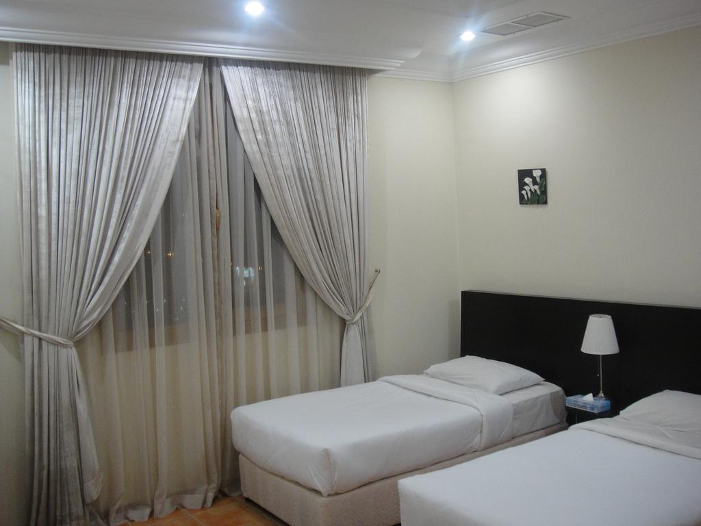 Gulf Continental Suite Kuwait City Ngoại thất bức ảnh
